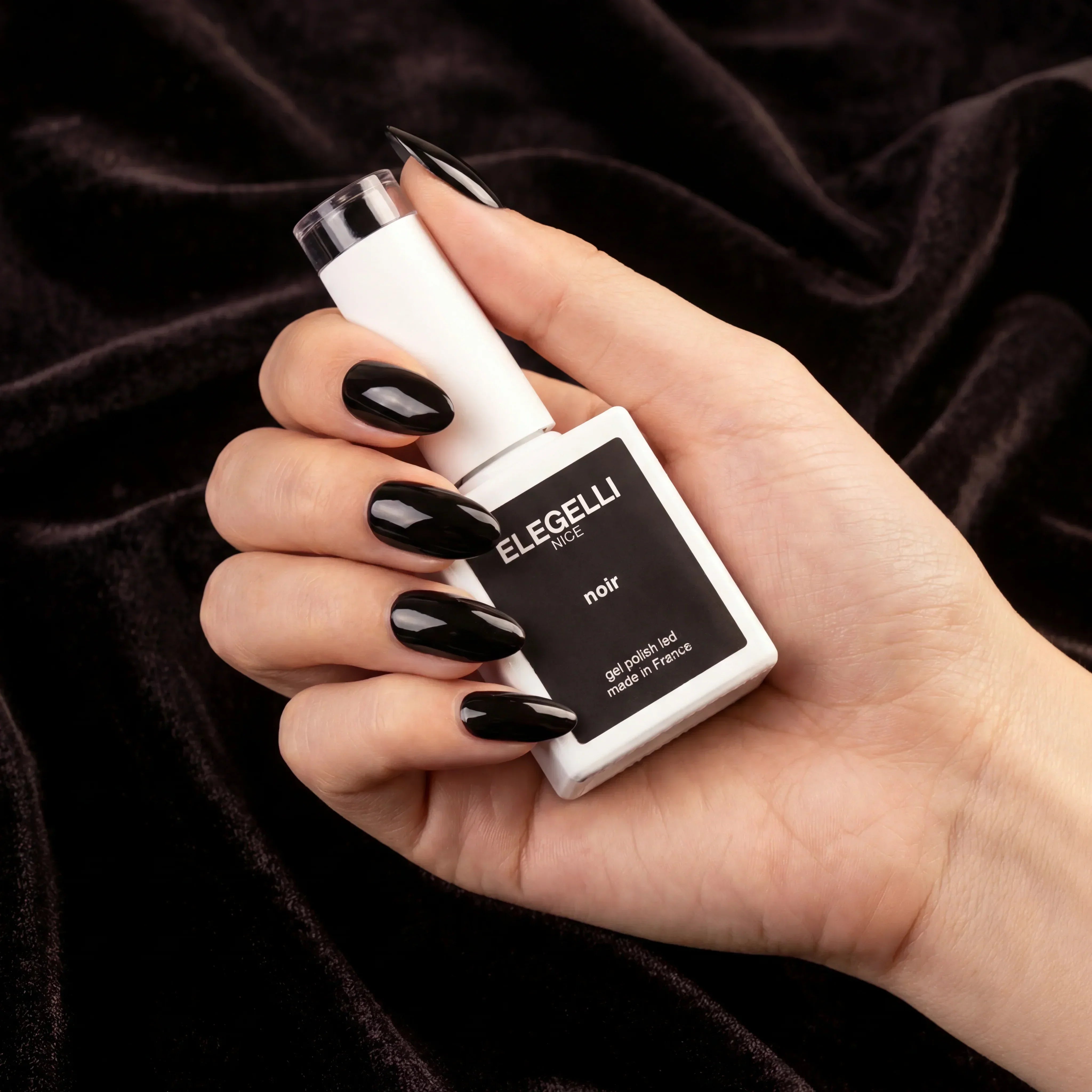 Black Nails That Stay Clean, Glossy, and Strong